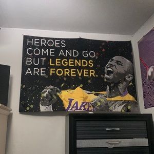 It doesn’t really fit my room and i’m looking to get money.